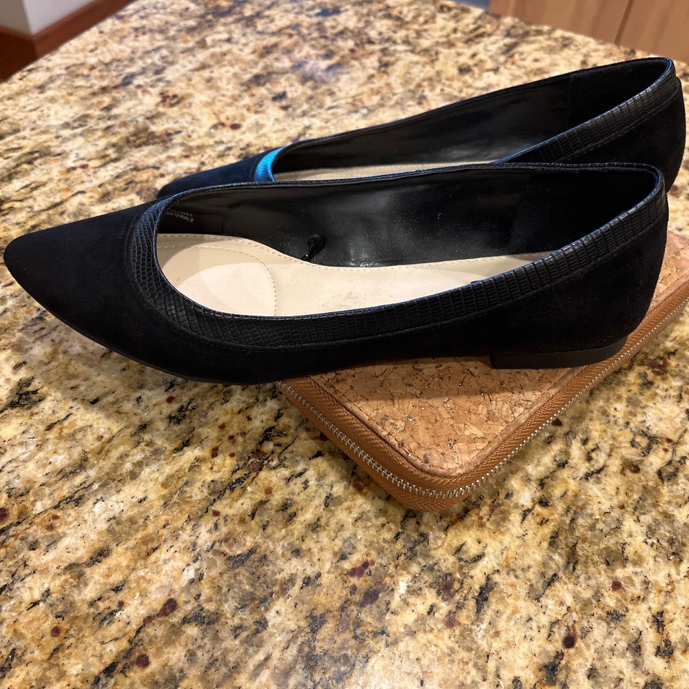 Jones New York, Black flats